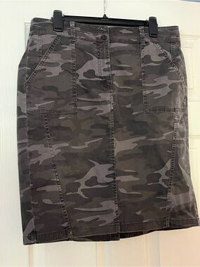 LOFT Women’s Black Chinos Denim Skirt